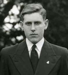 Neil Everist (Prefect, 1946).